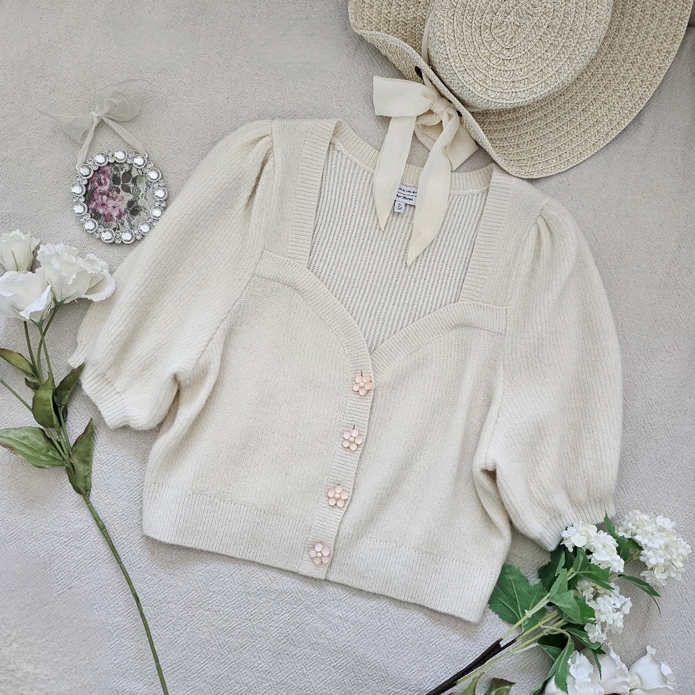 & Other Stories [NWOT] Sweetheart Neck Cardigan w/ Flower Buttons - L